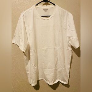 Amazon Essentials Men's Cream Short Sleeve Tee